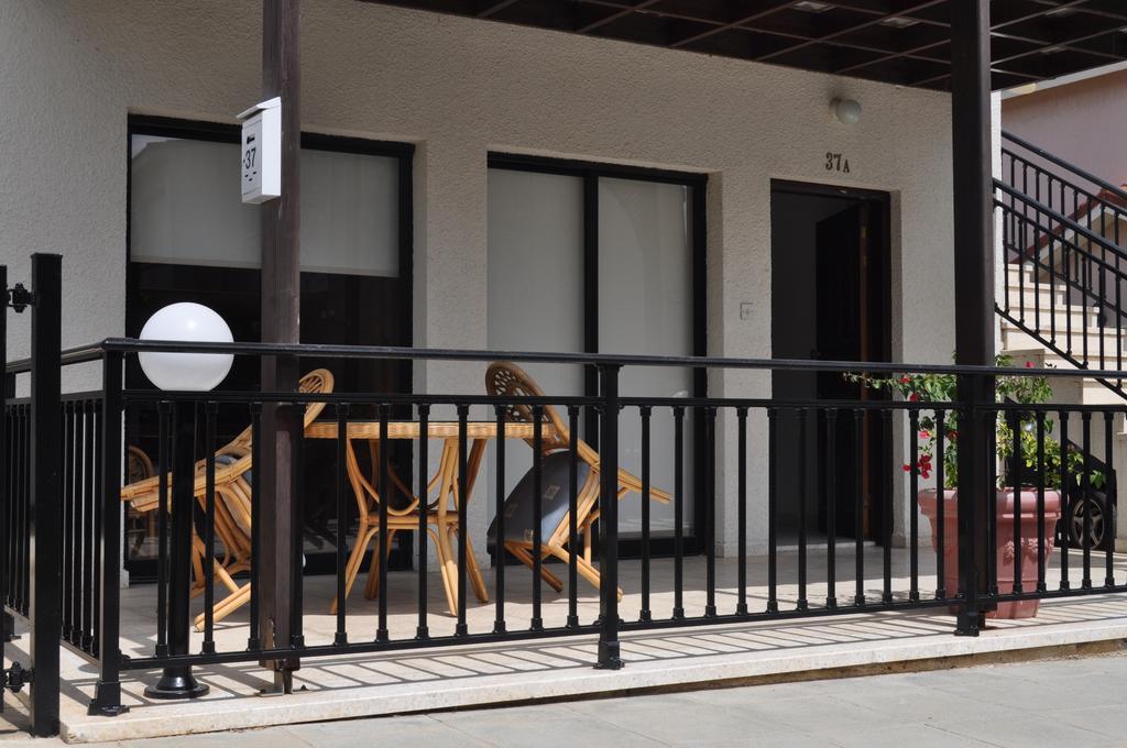 Royal Sunset Studios & Apartments リマソール エクステリア 写真